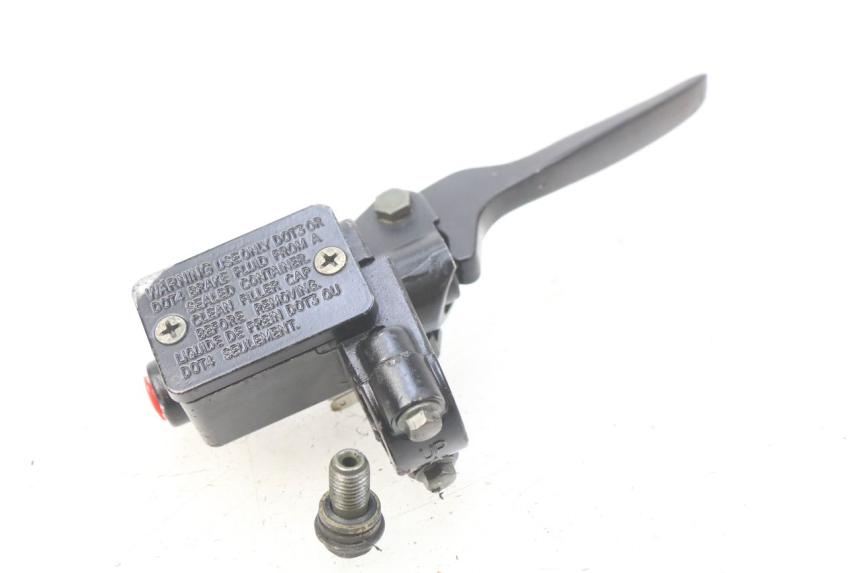 photo de MAITRE CYLINDRE AVANT JM MOTORS SC 4T 50 (2012 - 2017) - Gros plan technique