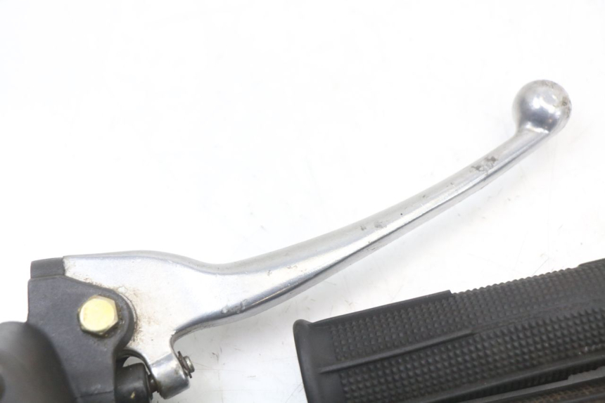 photo de MAITRE CYLINDRE AVANT APRILIA SCARABEO GT 125 (1999 - 2007) - Gros plan technique