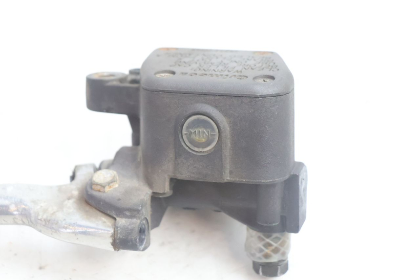 photo de MAITRE CYLINDRE AVANT APRILIA SCARABEO GT 125 (1999 - 2007) - Points de fixation