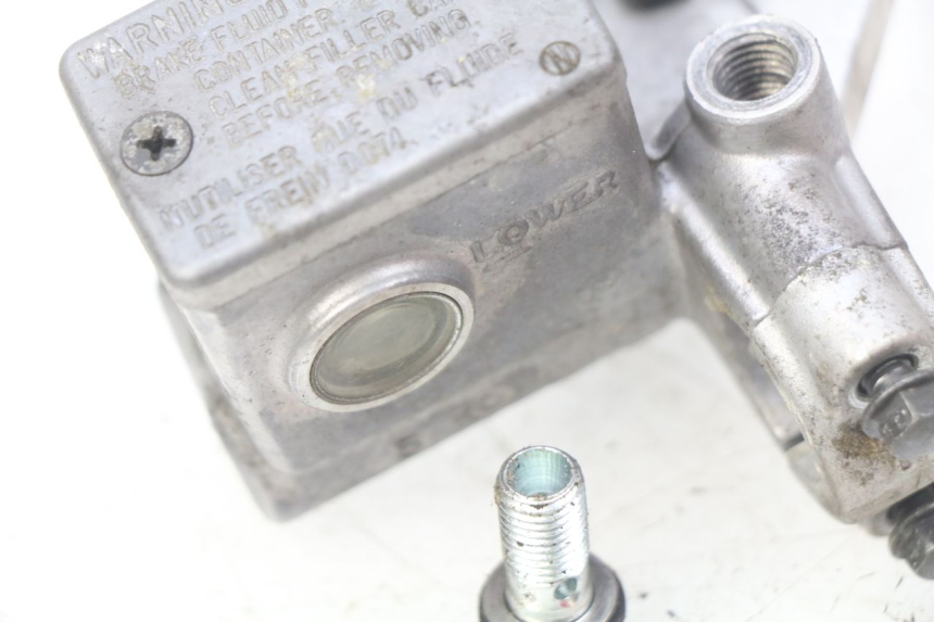 photo de MAITRE CYLINDRE AVANT SUZUKI SIXTEEN 125 (2008 - 2010) - Autre angle de vue