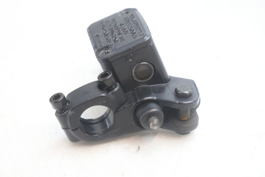 photo de MAITRE CYLINDRE AVANT YAMAHA SLIDER 50 (1999 - 2004) - Zoom état d’usage
