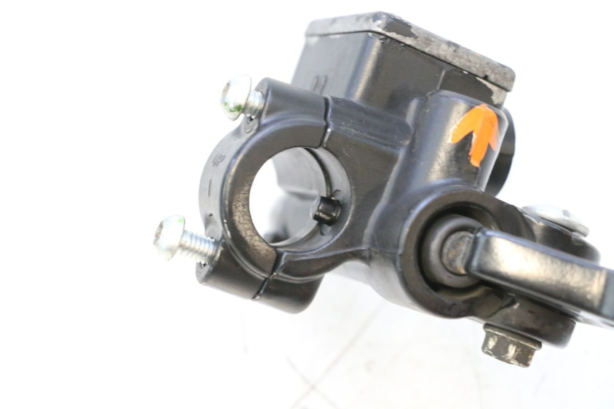 photo de MAITRE CYLINDRE AVANT APRILIA SR MOTARD 50 (2012 - 2018) - Points de fixation