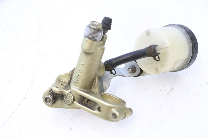 photo de MAITRE CYLINDRE AVANT DUCATI SS IE DS CARENEE 1000 (2002 - 2006) - Autre angle de vue