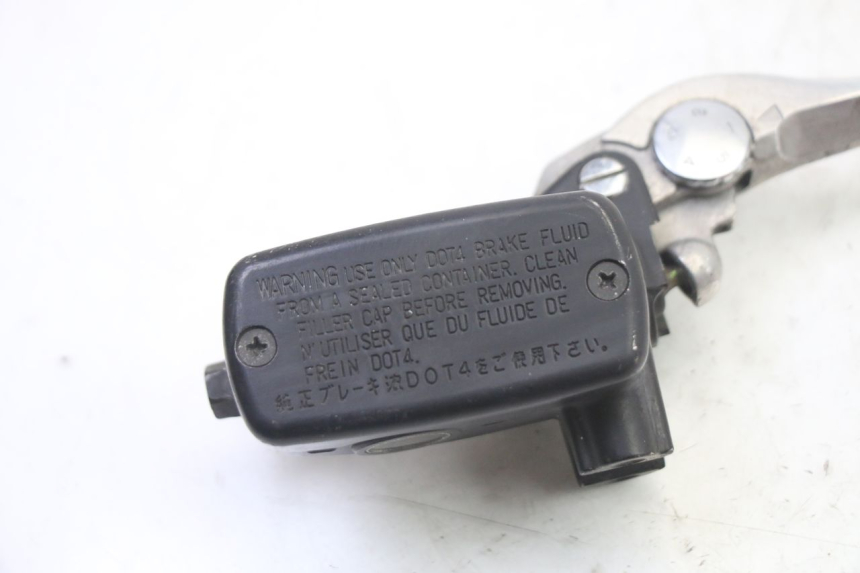 photo de MAITRE CYLINDRE AVANT HONDA ST PAN EUROPEAN 1300 (2002 - 2013) - Détail de la pièce