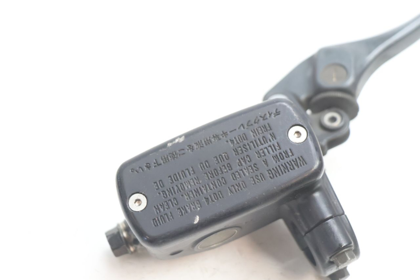 photo de MAITRE CYLINDRE AVANT HONDA ST PAN EUROPEAN 1100 (1990 - 2002) - Détail de la pièce