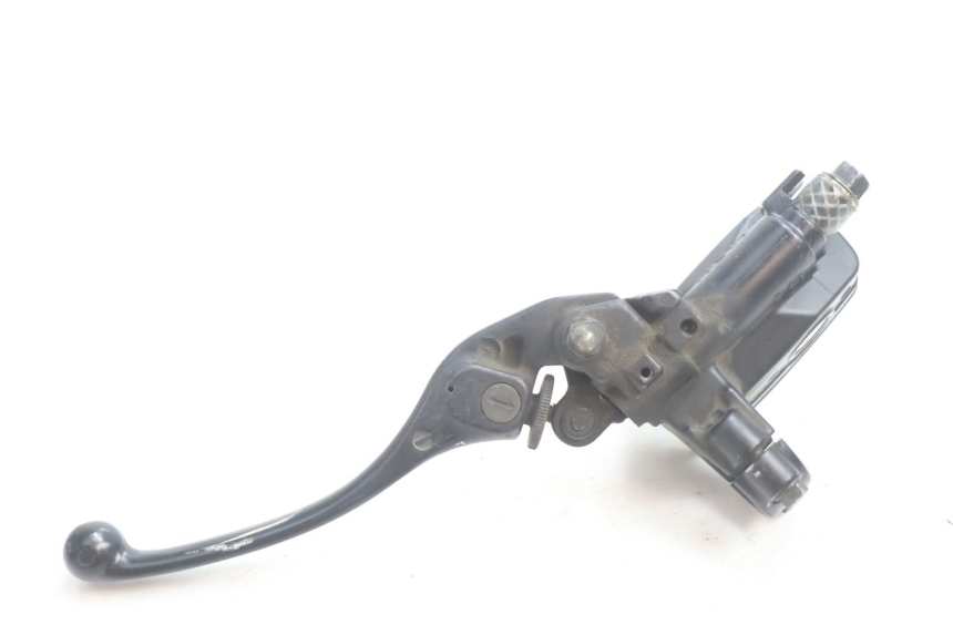 photo de MAITRE CYLINDRE AVANT HONDA ST PAN EUROPEAN 1100 (1990 - 2002) - Points de fixation