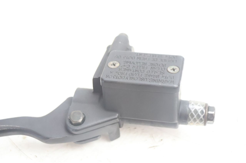 photo de MAITRE CYLINDRE AVANT PEUGEOT STREETZONE NAKED 2T 50 (2014 - 2018) - Points de fixation