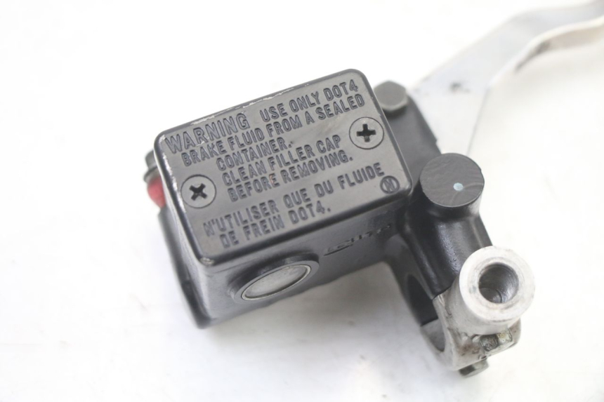 photo de MAITRE CYLINDRE AVANT SUZUKI BURGMAN 125 (2015 - 2017) - Détail de la pièce