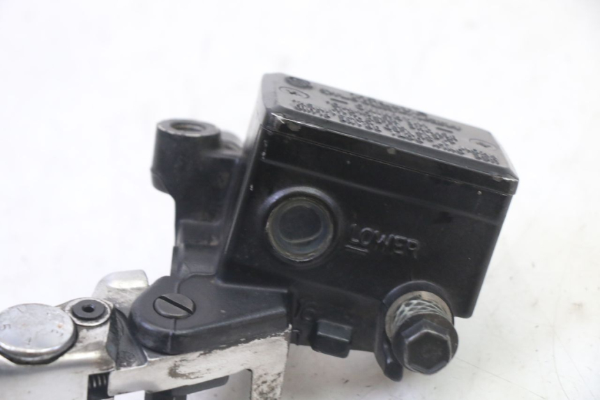 photo de MAITRE CYLINDRE AVANT YAMAHA TDM ABS 900 (2002 - 2014) - Vue d’ensemble