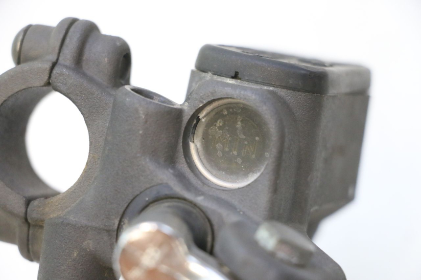 photo de MAITRE CYLINDRE AVANT PEUGEOT TREKKER 50 (1995 - 2004) - Autre angle de vue