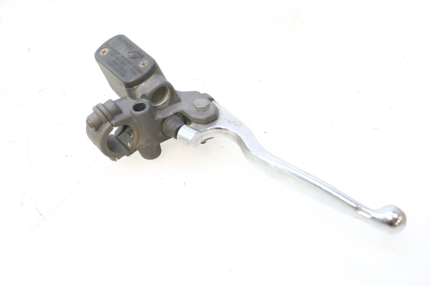 photo de MAITRE CYLINDRE AVANT PEUGEOT TREKKER 50 (1995 - 2004) - Gros plan technique