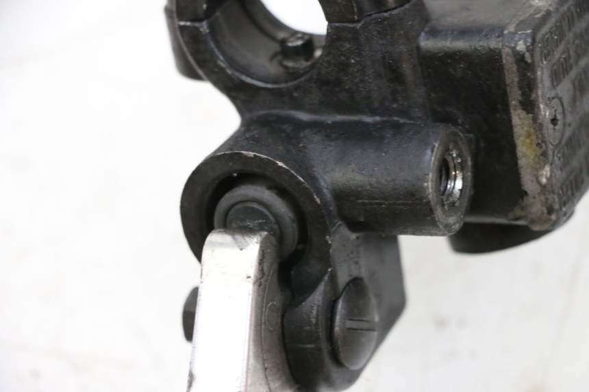 photo de MAITRE CYLINDRE AVANT PIAGGIO VESPA GTS SUPER IE 125 (2009 - 2016) - Autre angle de vue