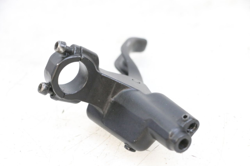 photo de MAITRE CYLINDRE AVANT DUALTRON VICTOR LIMITED 1 - Autre angle de vue