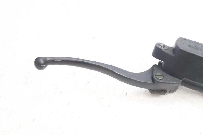 photo de MAITRE CYLINDRE AVANT DAELIM VJ ROADWIN 125 (2004 - 2007) - Points de fixation