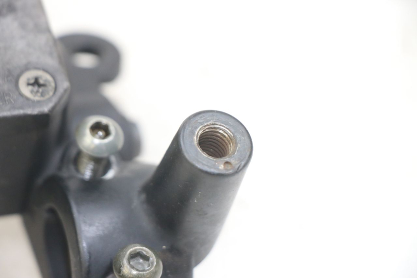 photo de MAITRE CYLINDRE AVANT YAMAHA X-MAX XMAX 250 (2006 - 2009) - Zoom état d’usage