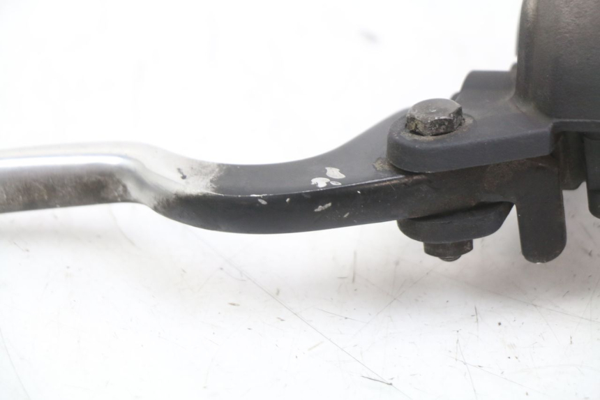 photo de MAITRE CYLINDRE AVANT YAMAHA XMAX X-MAX 125 (2006 - 2009) - Gros plan technique