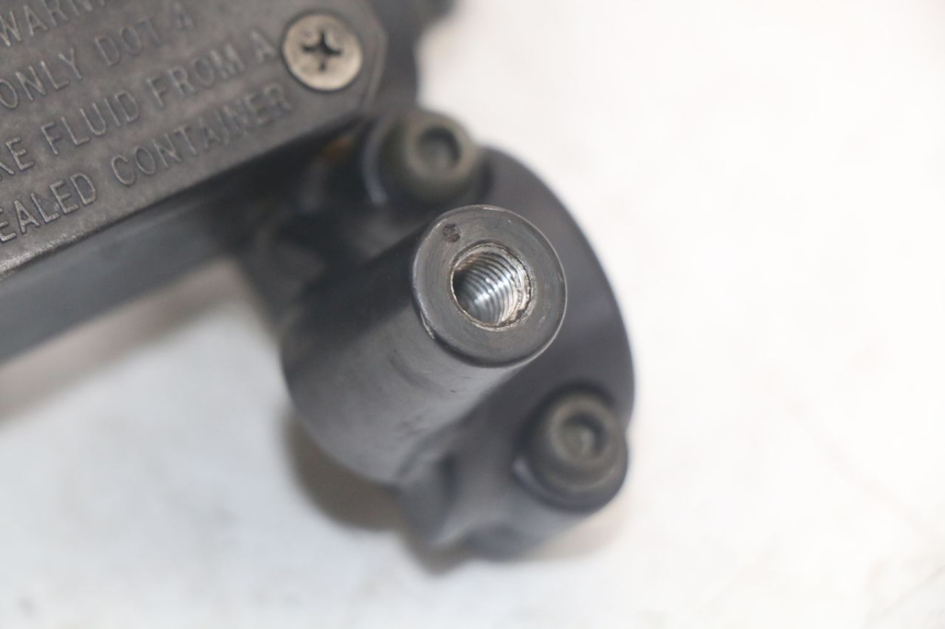 photo de MAITRE CYLINDRE AVANT YAMAHA XMAX X-MAX 125 (2006 - 2009) - Zoom état d’usage