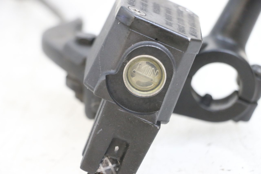 photo de MAITRE CYLINDRE AVANT YAMAHA X-MAX XMAX 125 (2010 - 2013) - Autre angle de vue