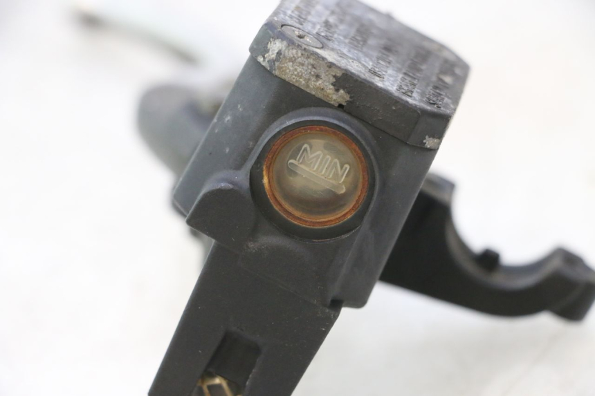 photo de MAITRE CYLINDRE AVANT YAMAHA XMAX X-MAX 125 (2006 - 2009) - Points de fixation