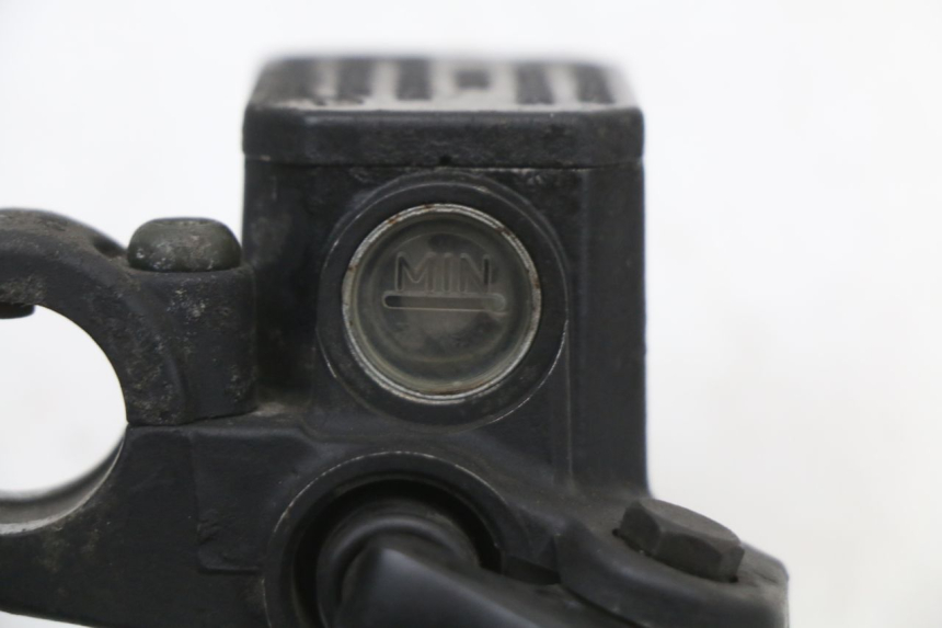 photo de MAITRE CYLINDRE AVANT PIAGGIO X9 125 (2000 - 2003) - Points de fixation