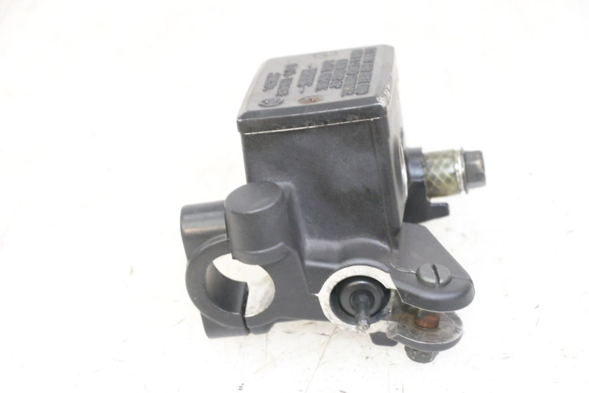 photo de MAITRE CYLINDRE AVANT YAMAHA XJ6 ABS 600 (2008 - 2016) - Autre angle de vue