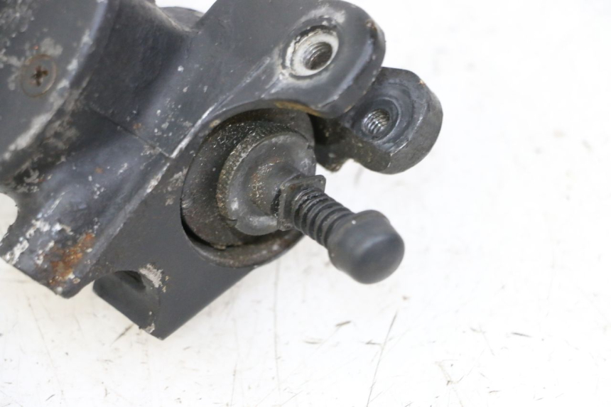 photo de MAITRE CYLINDRE AVANT YAMAHA XJN DIVERSION 600 (2000 - 2003) - Gros plan technique