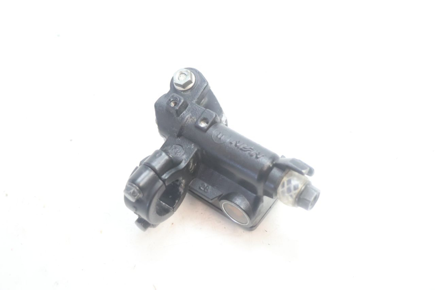 photo de MAITRE CYLINDRE AVANT HONDA XLV VARADERO 125 (2007 - 2012) - Gros plan technique
