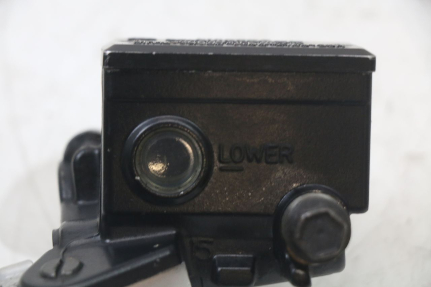 photo de MAITRE CYLINDRE AVANT YAMAHA FJR ABS 1300 (2006 - 2012) - Détail de la pièce