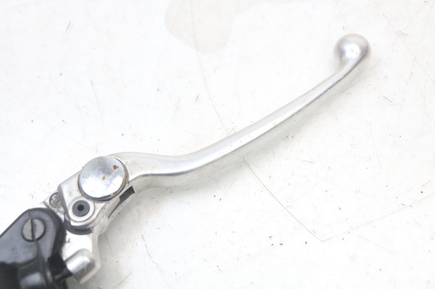 photo de MAITRE CYLINDRE AVANT YAMAHA FJR ABS 1300 (2006 - 2012) - Gros plan technique