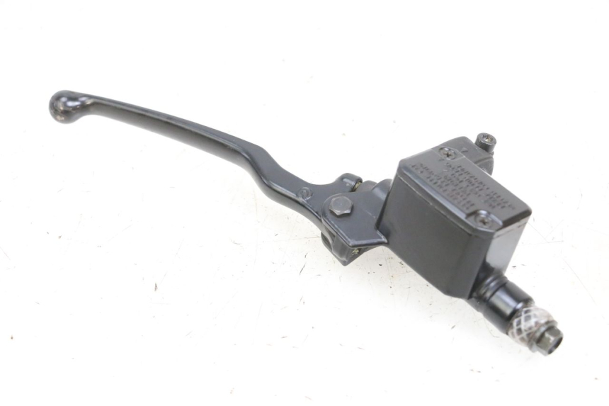 photo de MAITRE CYLINDRE AVANT YAMAHA YP MAJESTY 125 (2002 - 2006) - Vue principale