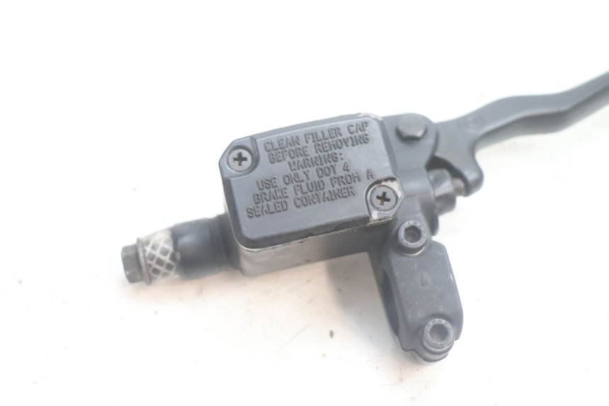 photo de MAITRE CYLINDRE AVANT YAMAHA YP MAJESTY 125 (2002 - 2006) - Détail de la pièce