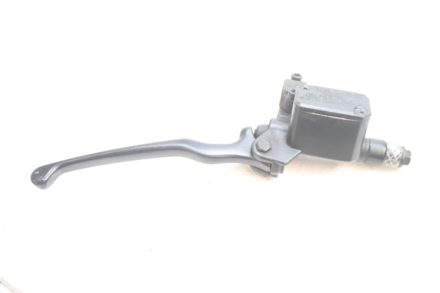photo de MAITRE CYLINDRE AVANT YAMAHA YP MAJESTY 125 (2002 - 2006) - Autre angle de vue