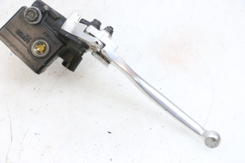 photo de MAITRE CYLINDRE AVANT KAWASAKI ZR 7 750 (1999 - 2004) - Détail de la pièce