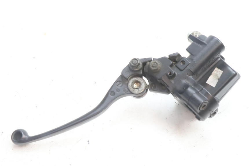 photo de MAITRE CYLINDRE AVANT KAWASAKI ZZR 600 (1995 - 2004) - État de surface