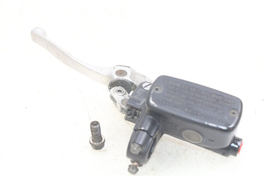 photo de MAITRE CYLINDRE EMBRAYAGE HONDA CBR F SC25 1000 (1989 - 1992) - Vue d’ensemble