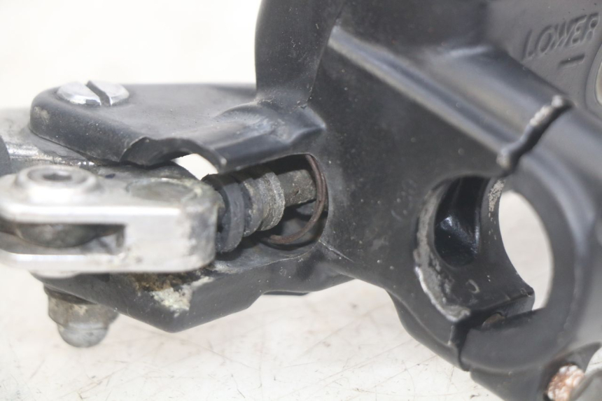 photo de MAITRE CYLINDRE EMBRAYAGE HONDA CBR F SC25 1000 (1989 - 1992) - Points de fixation