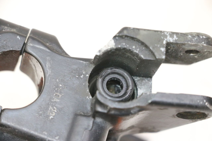 photo de MAITRE CYLINDRE EMBRAYAGE YAMAHA FJR ABS 1300 (2006 - 2012) - Autre angle de vue