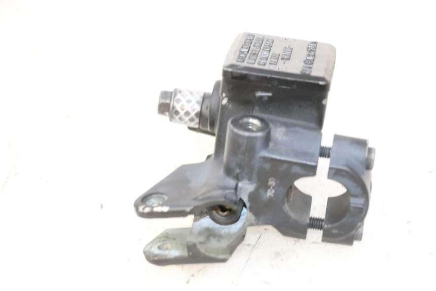 photo de MAITRE CYLINDRE EMBRAYAGE YAMAHA FJR ABS 1300 (2016 - 2020) - Autre angle de vue