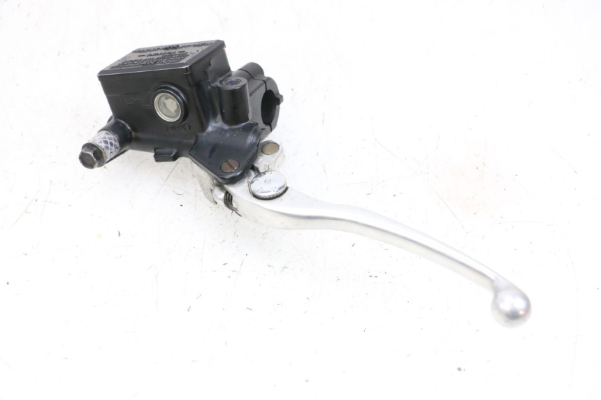 photo de MAITRE CYLINDRE EMBRAYAGE YAMAHA FJR ABS 1300 (2006 - 2012) - Marquages et références