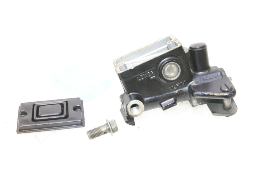 photo de MAITRE CYLINDRE EMBRAYAGE YAMAHA FJR 1300 (2001 - 2005) - Zoom composants