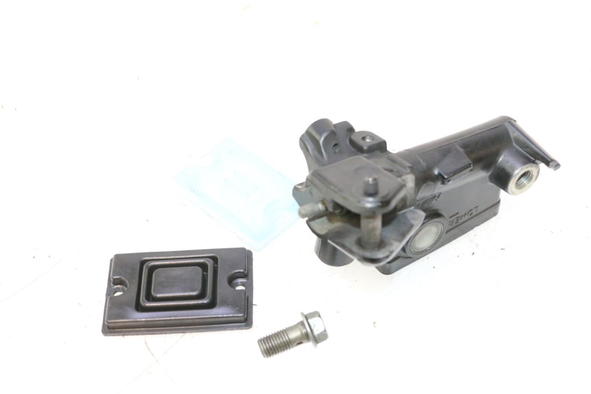 photo de MAITRE CYLINDRE EMBRAYAGE YAMAHA FJR 1300 (2001 - 2005) - Marquages et références
