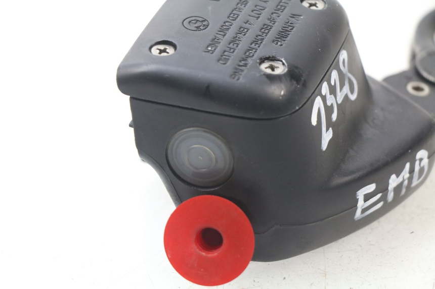 photo de MAITRE CYLINDRE EMBRAYAGE BMW R RT ABS 1150 (2000 - 2004) - Zoom état d’usage