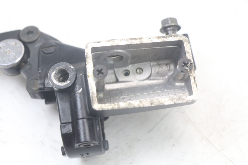 photo de MAITRE CYLINDRE EMBRAYAGE TRIUMPH SPEED TRIPLE T301 900 (1994 - 1996) - Autre angle de vue