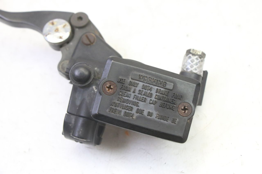 photo de MAITRE CYLINDRE EMBRAYAGE TRIUMPH SPRINT 900 (1995 - 1998) - Zoom état d’usage
