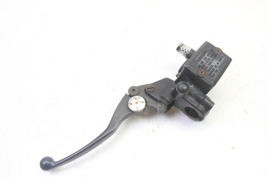 photo de MAITRE CYLINDRE EMBRAYAGE TRIUMPH SPRINT 900 (1995 - 1998) - Autre angle de vue