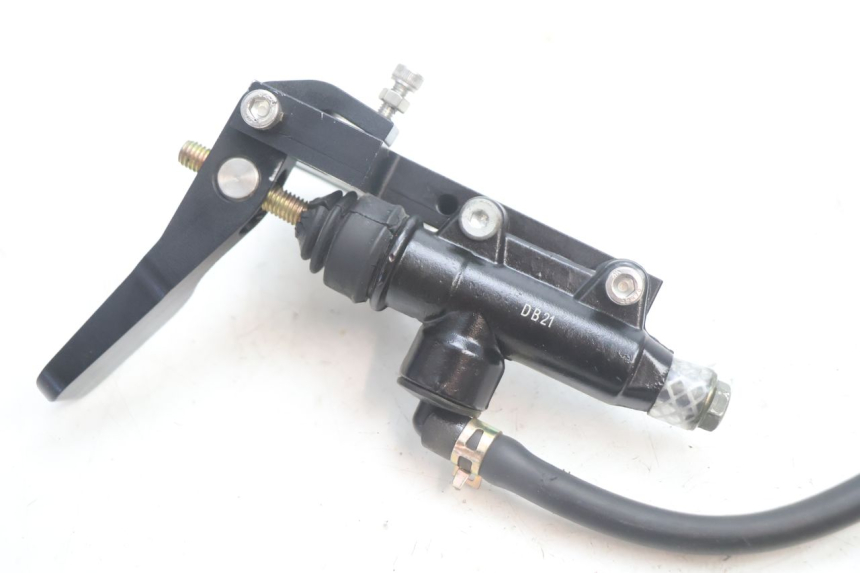 photo de MAITRE CYLINDRE EMBRAYAGE CAN-AM SPYDER RS 1000 (2008 - 2012) - Gros plan technique