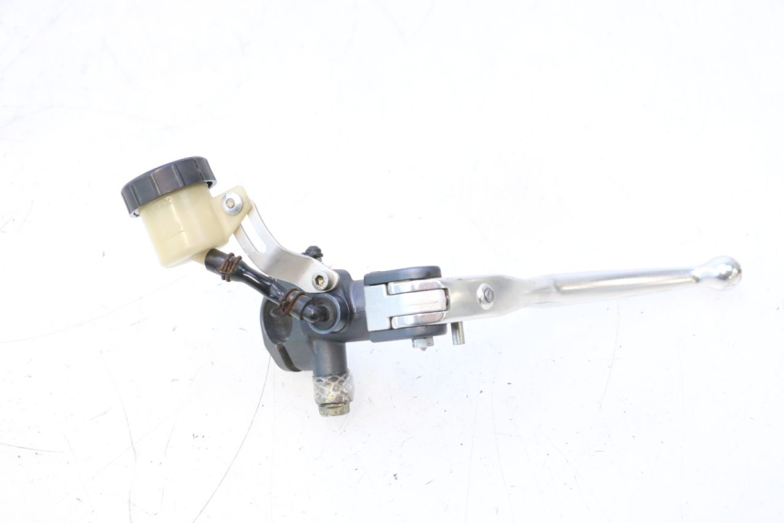 photo de MAITRE CYLINDRE EMBRAYAGE DUCATI SS IE DS CARENEE 1000 (2002 - 2006) - Détail de la pièce