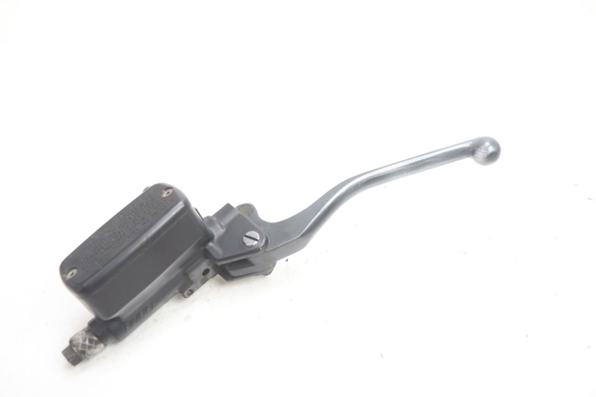 photo de MAITRE CYLINDRE EMBRAYAGE HONDA ST PAN EUROPEAN 1100 (1990 - 2002) - Gros plan technique