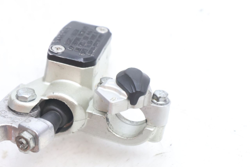 photo de MAITRE CYLINDRE EMBRAYAGE HUSABERG TE 250 (2011 - 2014) - Autre angle de vue