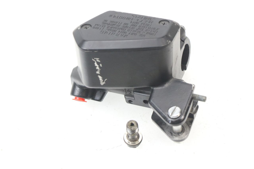 photo de MAITRE CYLINDRE EMBRAYAGE HONDA VFR F 1200 (2010 - 2015) - Zoom état d’usage